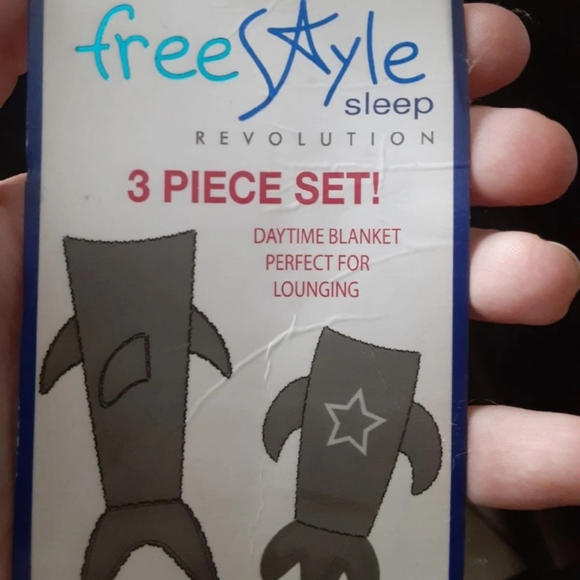 3 piece matching  sleep set size 6 - Picture 4 of 8